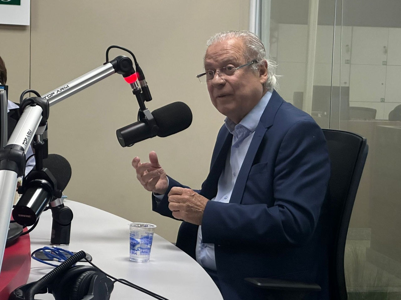 Ex-ministro-chefe da Casa Civil do primeiro governo do presidente Lula, José Dirceu falou sobre condenação, Mensação e Lava Jato no Café com Política