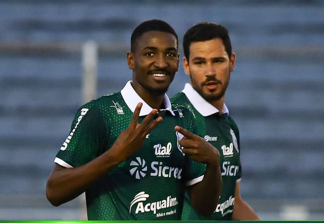 Gabriel Santos fez três gols pela Caldense contra o Águia Negra
