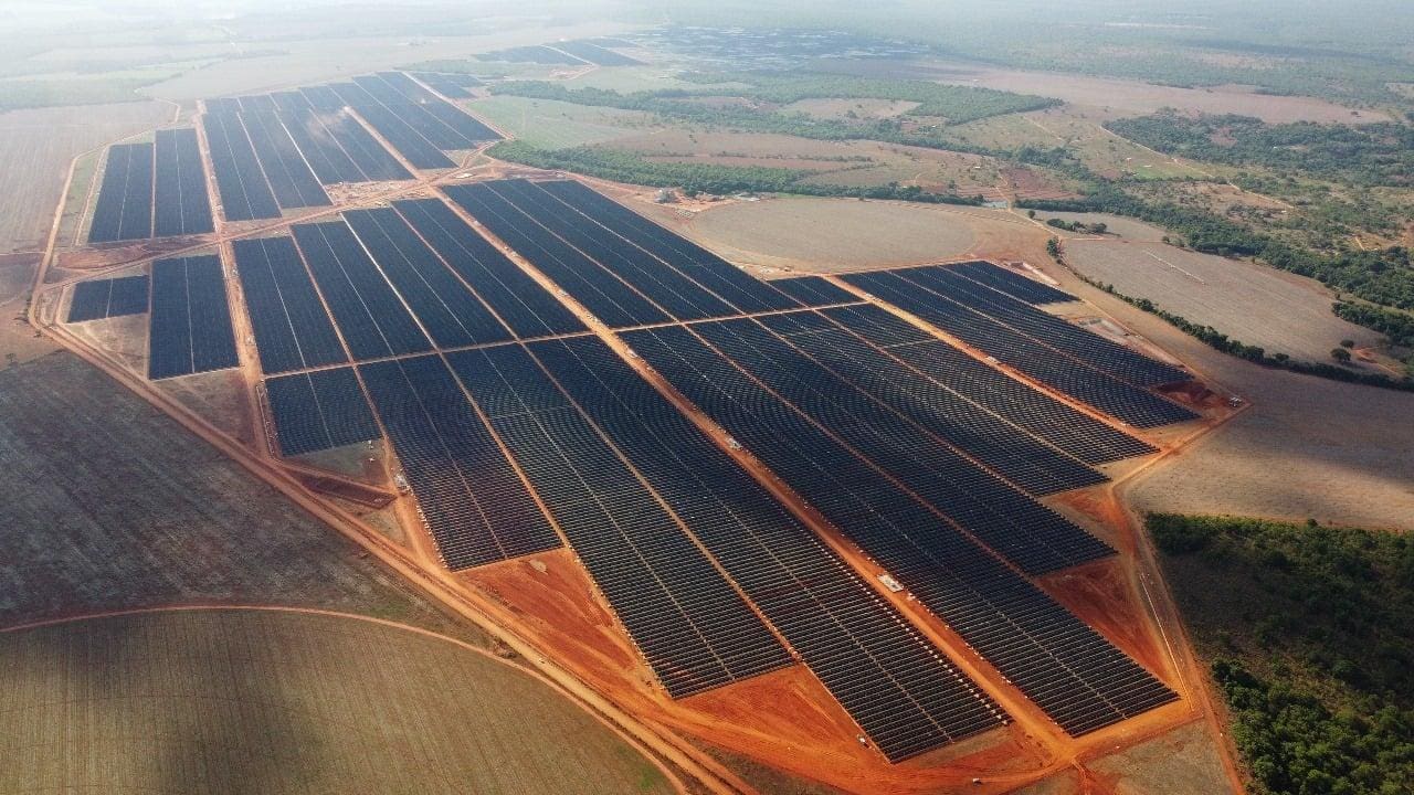 Localizada em Paracatu, nova usina tem capacidade instalada de 267 megawatt-pico (MWp)