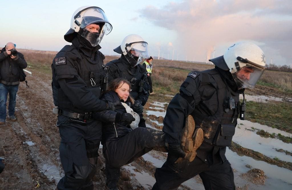 Ativista Greta Thunberg é presa em Luetzerath, na Alemanha 1712023