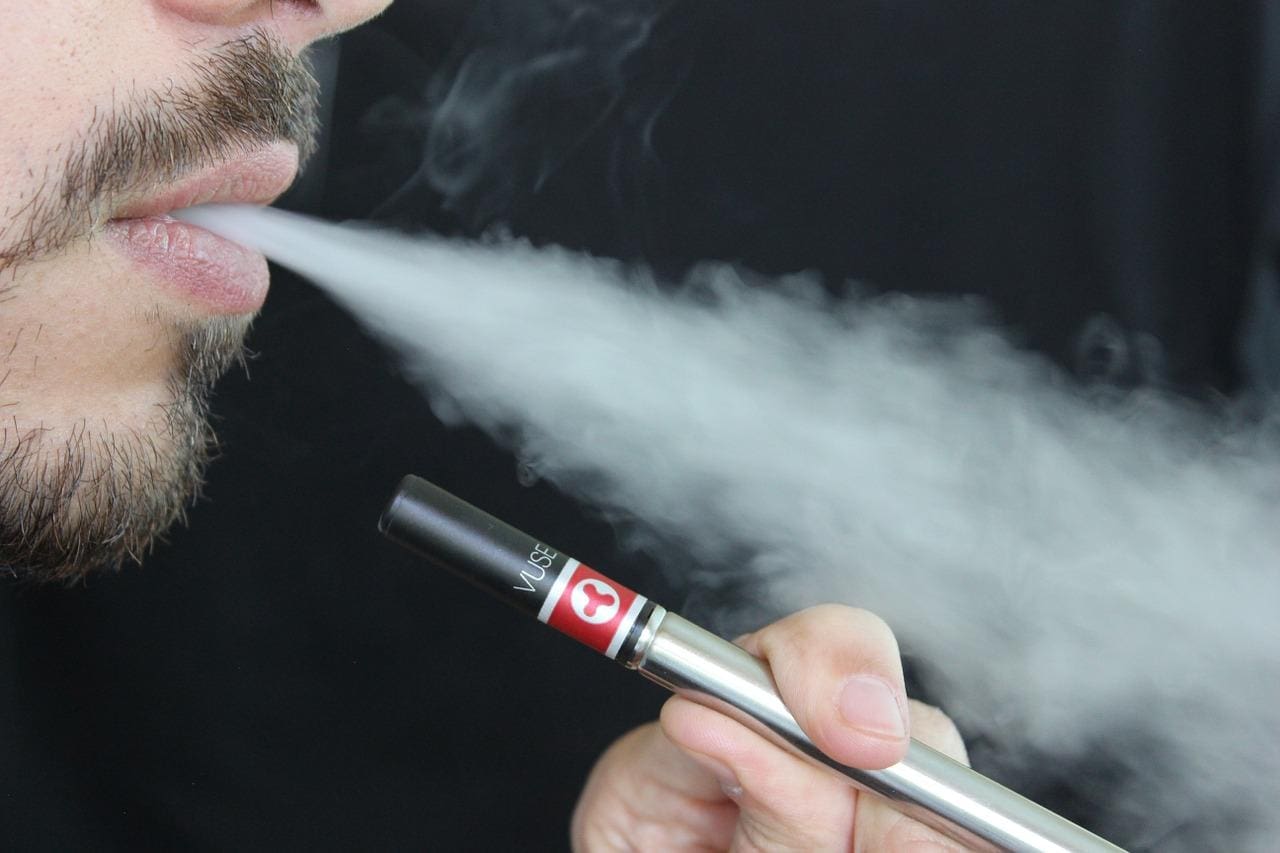 Cigarro eletrônico é prejudicial à saúde