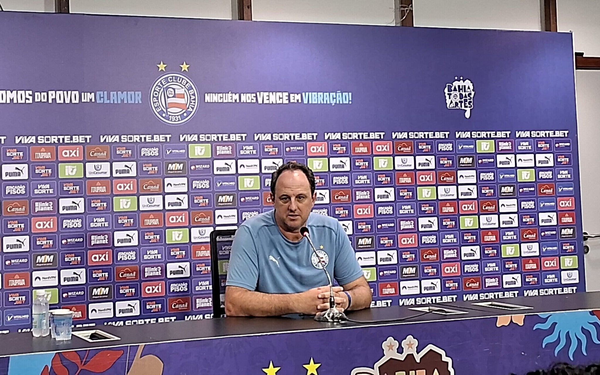 Rogério Ceni durante entrevista coletiva na Arena Fonte Nova (Foto: Rafael do Carmo / Lance!)