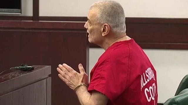 Momento que assassino confesso pedi ao juiz que o condene à pena de morte