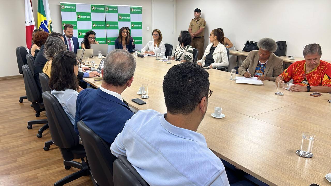 A reunião aconteceu sob o intermédio da Defensoria Pública de Minas Gerais