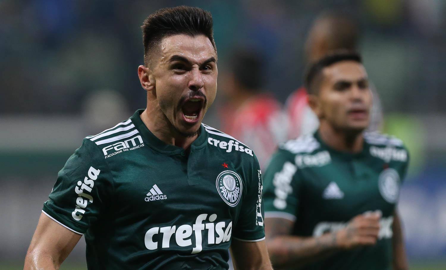 Willian sofre lesão em lance de gol do título e para por até 9 meses