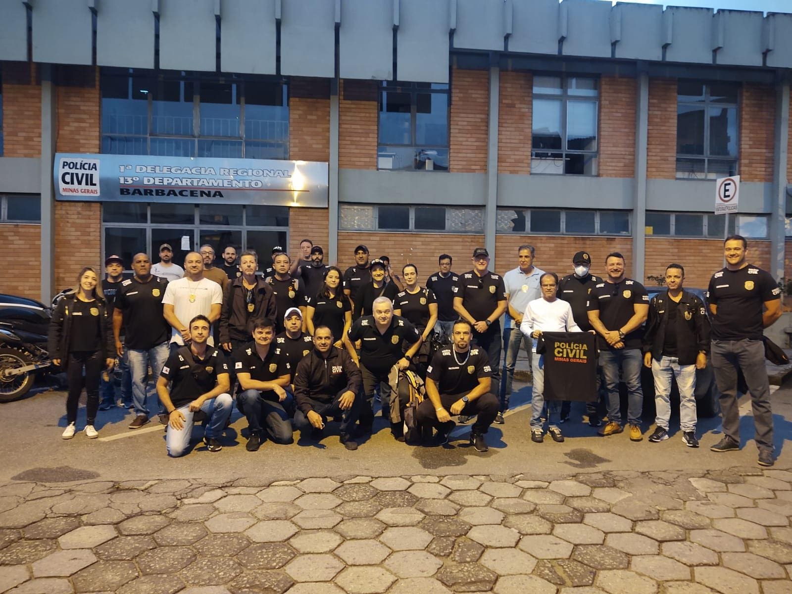 Policiais do interior fazem caravana para participarem do protesto em BH