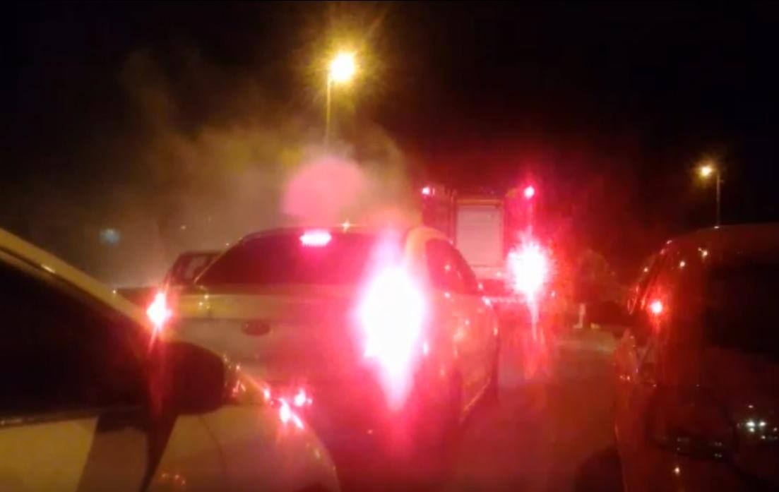 Motorista invade contramão do viaduto Oeste e bate em motociclista