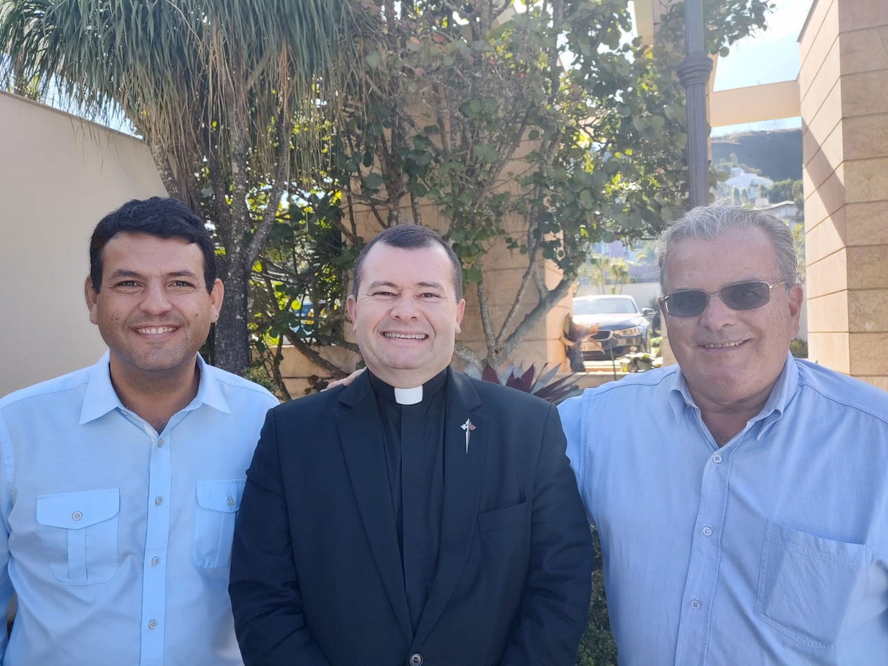 Padre Antônio Guerra Fábio Sacioto, vice-presidente da Fiemg, padre Guerra e o desembargador Rogério Medeiros, que assumirá em julho a 3ª vice-presidência do TJMG