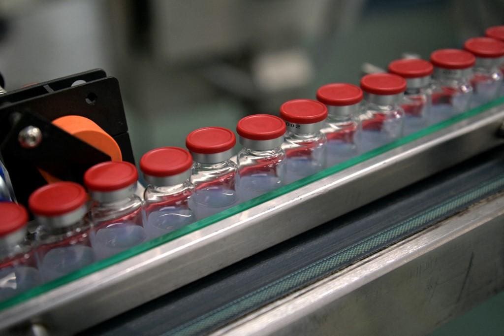 Moderna fecha acordo para entregar 34 milhões de doses de vacina à Covax 