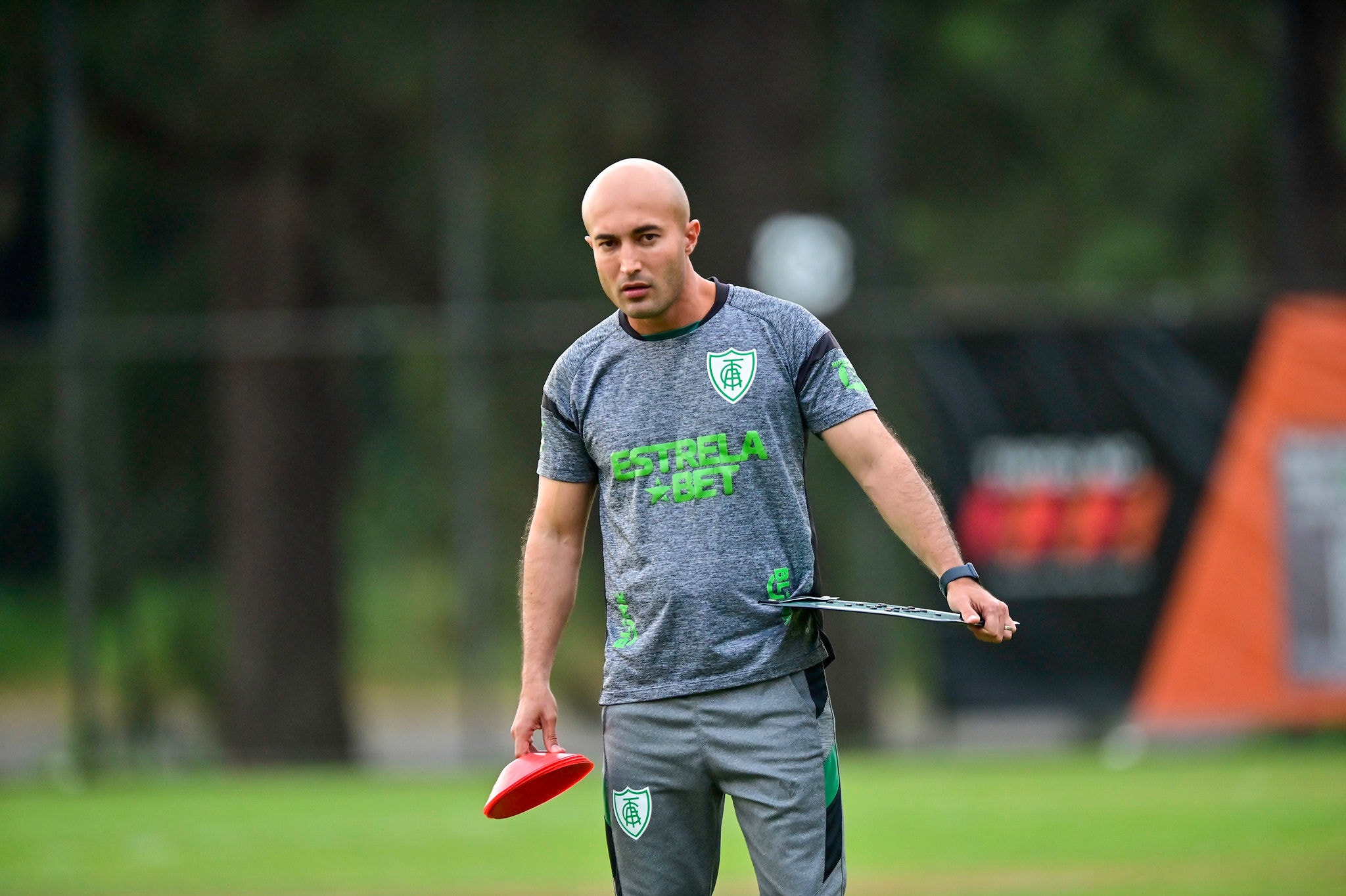 O técnico Cauan de Almeida deve manter o time que venceu o Guarani por 2 a 1