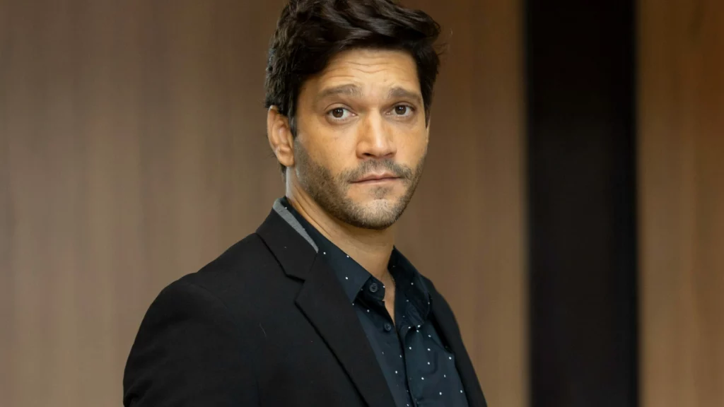 Vanderson (Armando Babaioff)