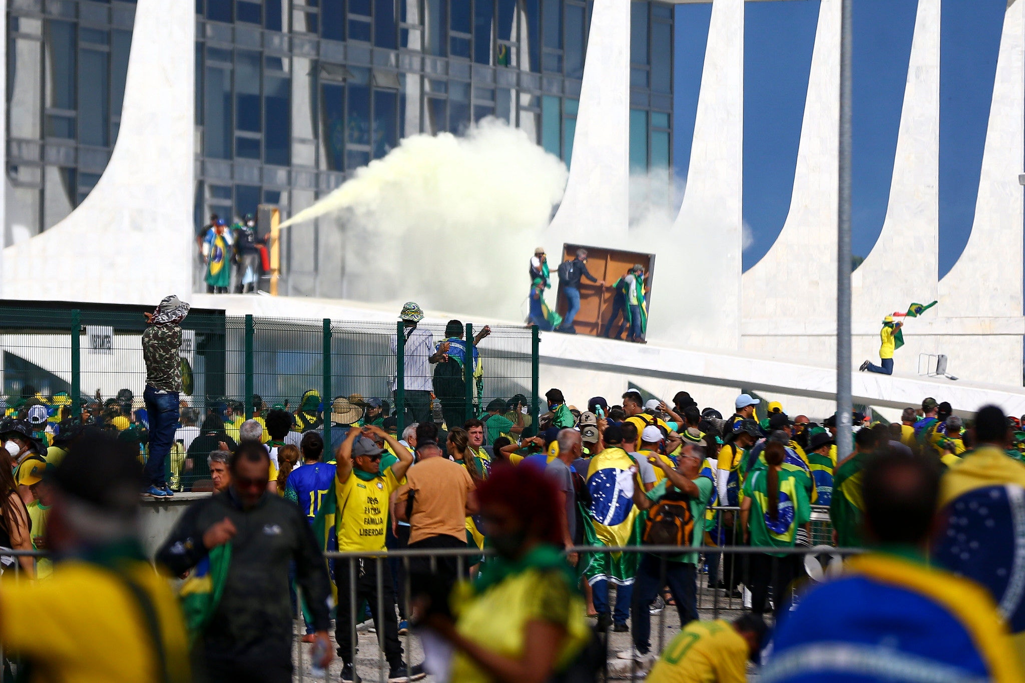 Praça dos Três Poderes, em Brasília: cenário das invasões de 8 de janeiro de 2023, quando manifestantes extremistas depredaram o STF, o Congresso e o Palácio do Planalto (foto) em tentativa de ruptura institucional