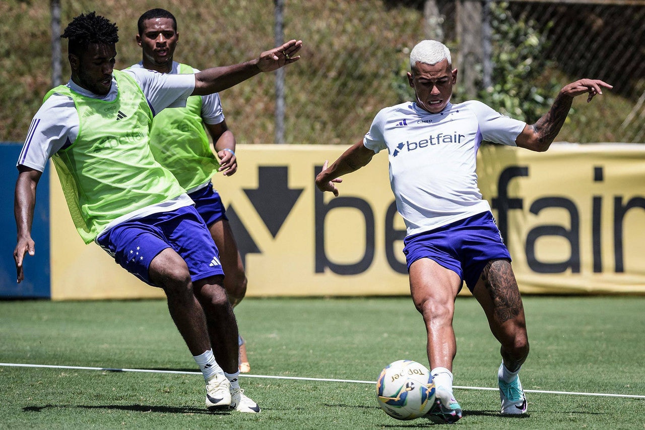 Fernando Henrique trabalhou hoje na Toca da Raposa 2