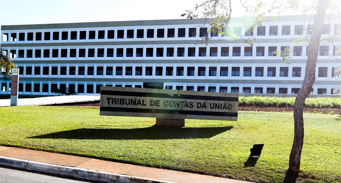 Decisão do Tribunal de Contas da União (TCU) bloqueou R$ 6 bilhões do programa Pé-de-Meia do governo federal; montante agora foi liberado