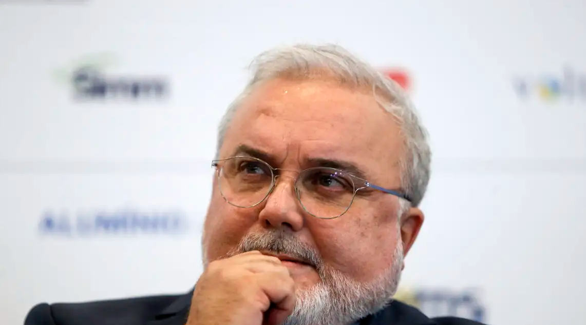 O presidente da Petrobras, Jean Paul Prates, foi demitido nesta terça-feira (14)