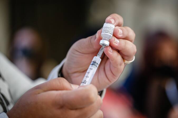 Intervalo entre as duas doses da vacina da Pfizer será de 56 dias em Betim