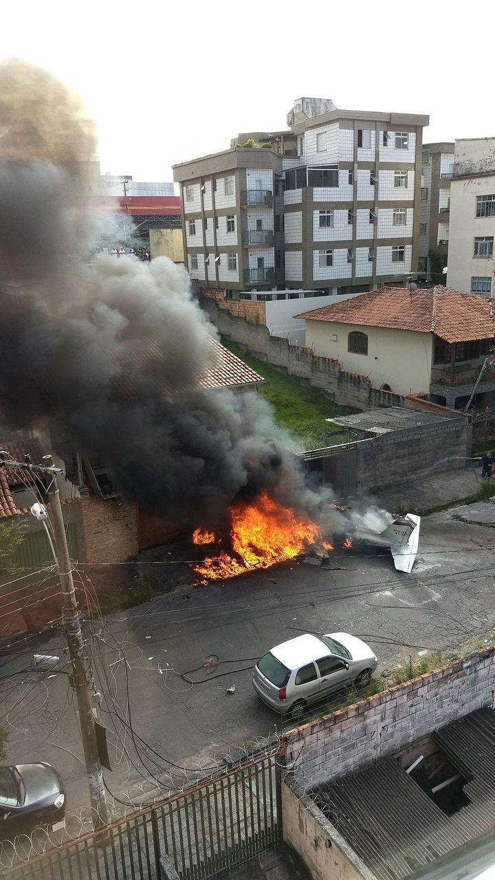 Avião de pequeno porte cai no bairro Caiçara