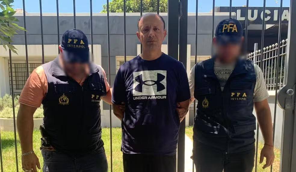 Diego Dirísio no momento da prisão