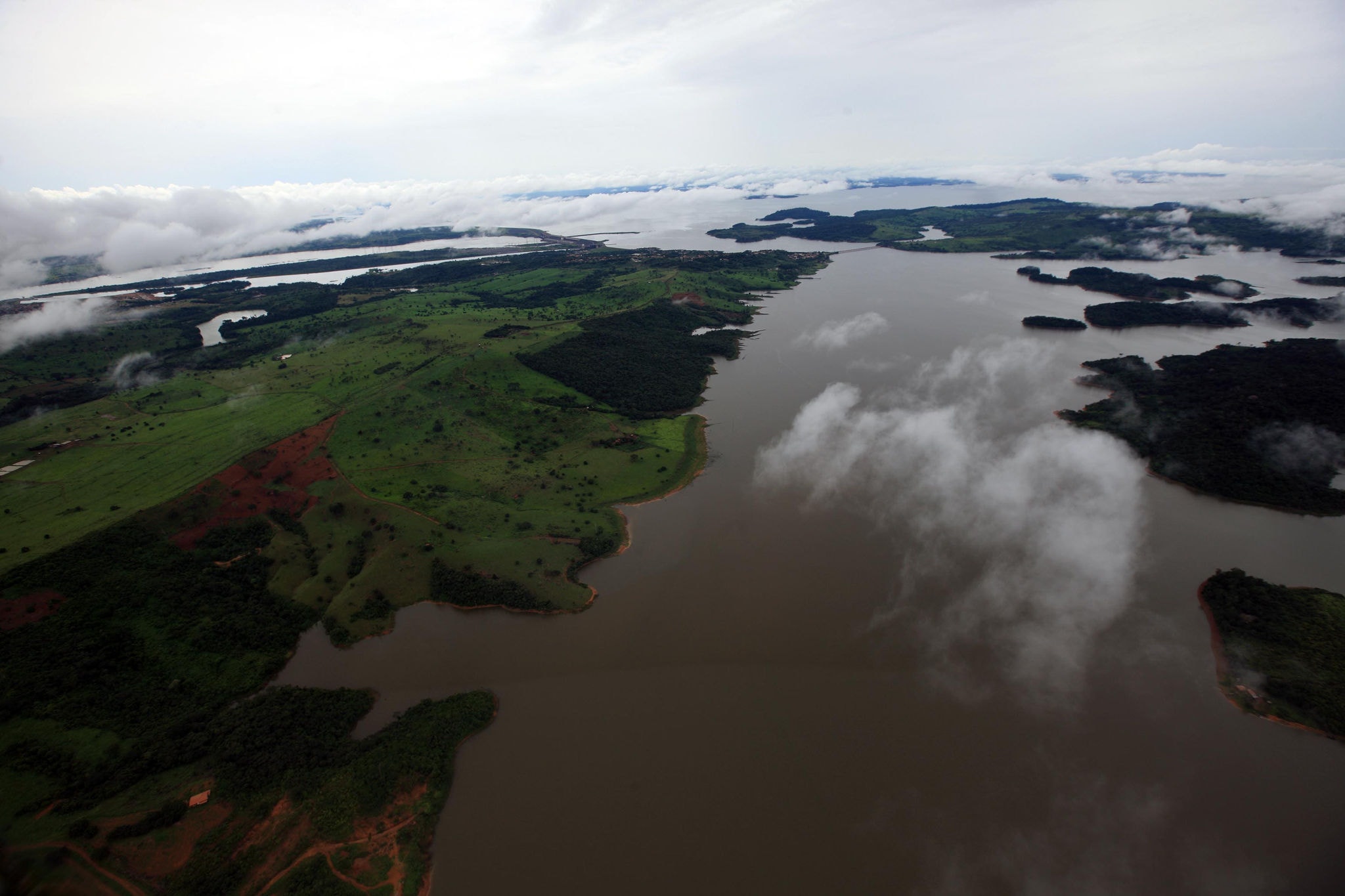 Essa umidade, ameaçada em função do desmatamento da mata amazônica, é essencial para alimentar chuvas na maioria dos países do território sul-americano