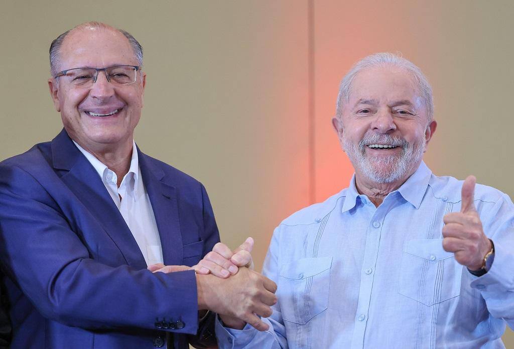 Lula e Alckmin tomarão posse em 1º de janeiro, em Brasília
