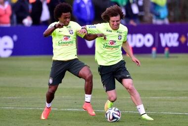 Willian e David Luiz se conheceram aos oito anos de idade, ainda na escolinha de futebol de Marcelinho