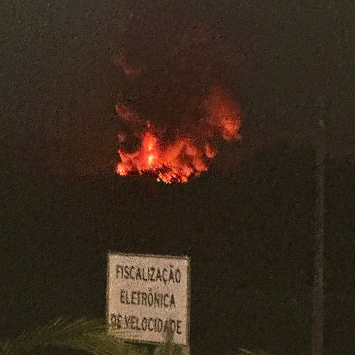 Uma explosão de um caminhão de pintura, que estava na pista de pouso do aeroporto de Marabá, aconteceu essa noite de sábado, 16