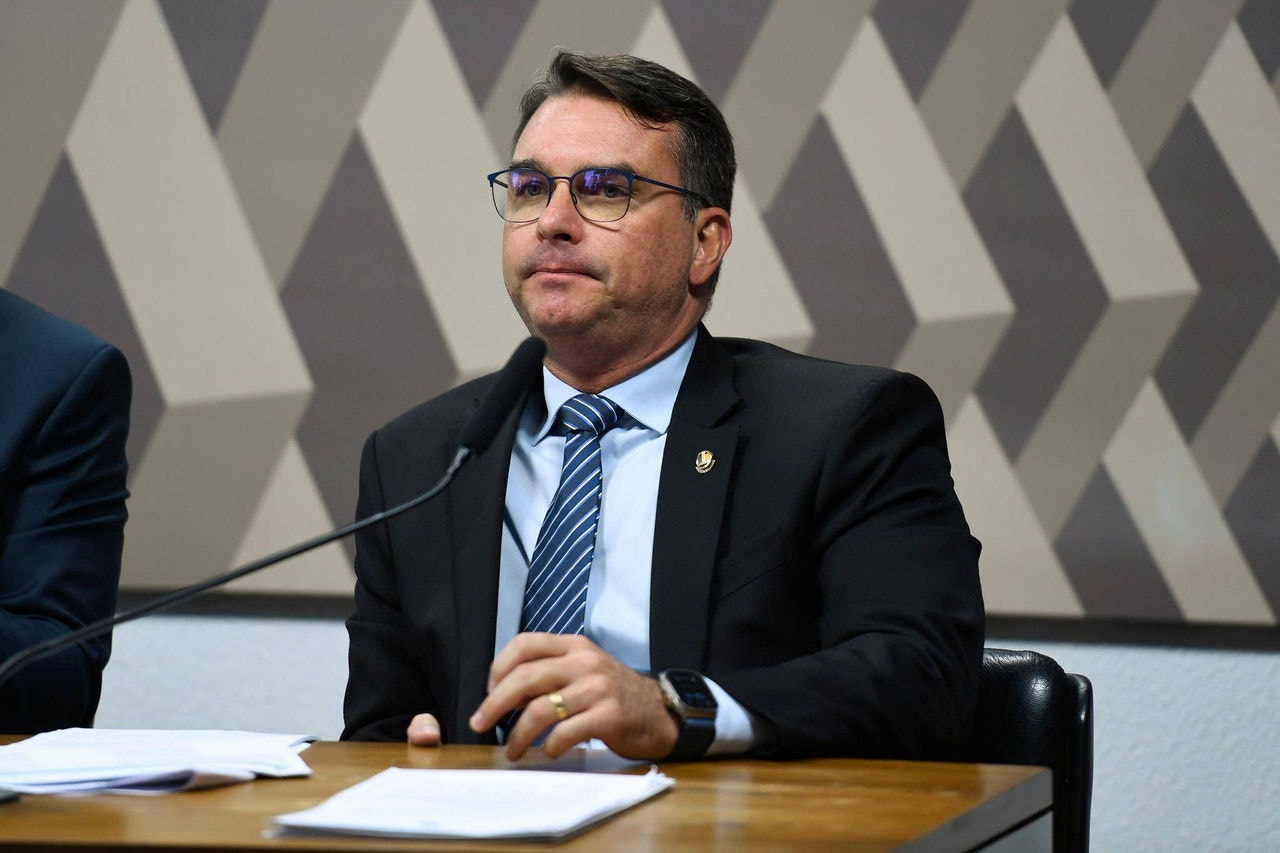 Flávio Bolsonaro na Comissão de Constituição, Justiça e Cidadania (CCJ) do Senado