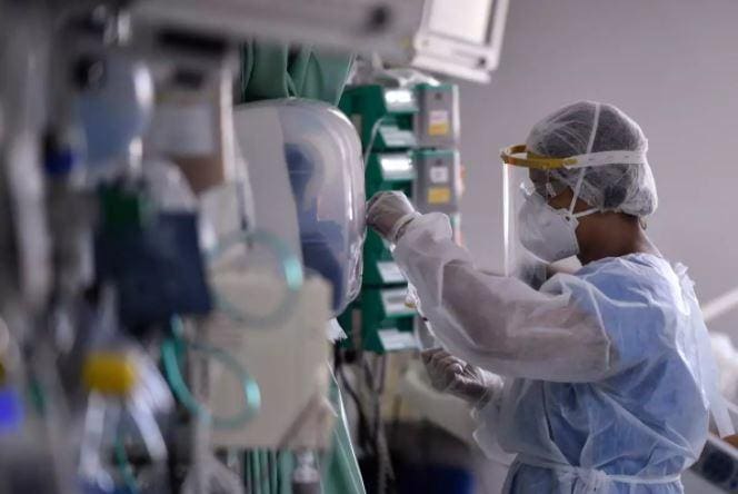 Brasil desativou 3000 leitos de UTI do SUS no segundo semestre de 2020