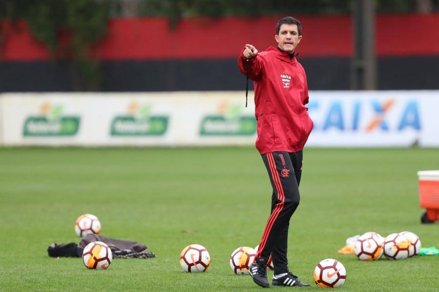 Barbieri diz que Flamengo precisa tirar Cruzeiro de 'zona de conforto'