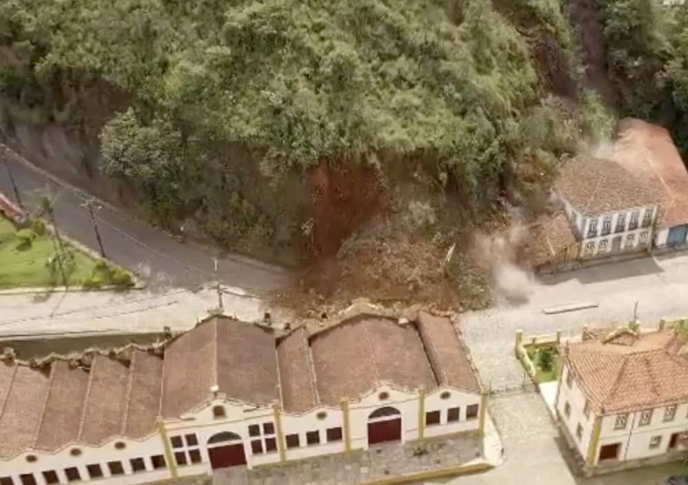 Ouro Preto: deslizamento atingiu imóveis tombados, e população foi evacuada