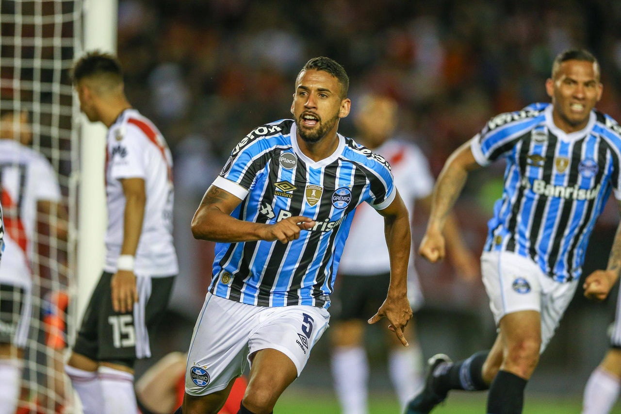Michel foi o autor do gol que deu a importante vitória para o Grêmio sobre o River, na Argentina
