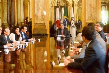 Governo de Minas Gerais desenvolve projeto para instalação de veículos elétricos