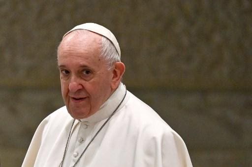 Papa Francisco passou por cirurgia de emergência