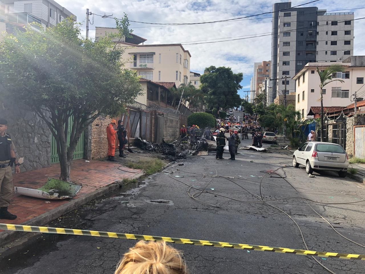 avião de pequeno porte cai no bairro Caiçara