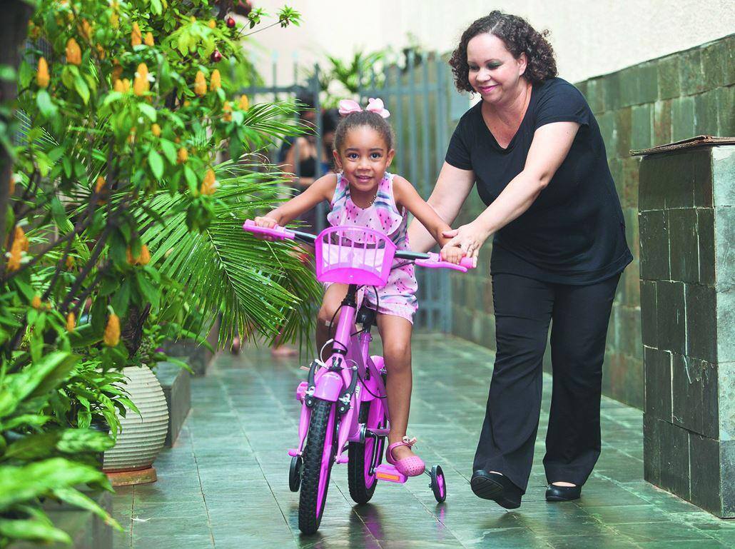 Para explicar à Isadora por que a bicicleta não chegou a tempo do Natal, Aline apelou para uma mensagem do Papai Noel