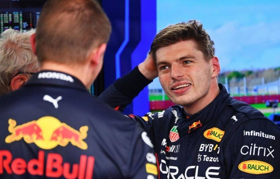 O líder do Mundial de Pilotos Max Verstappen