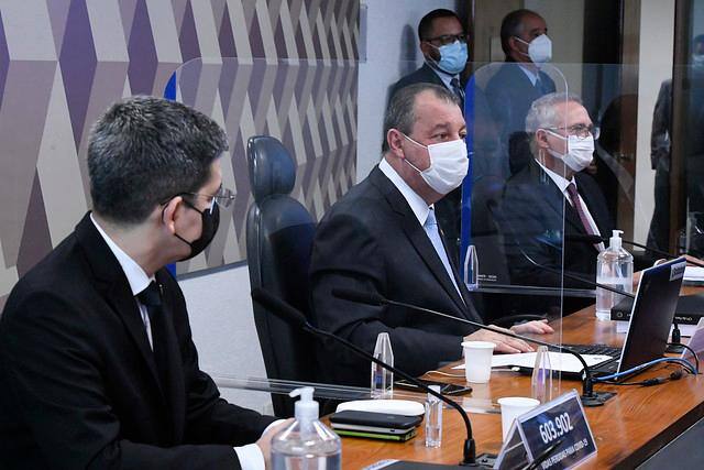 Cúpula da CPI formada por Randolfe Rodrigues, Omar Aziz e Renan Calheiros