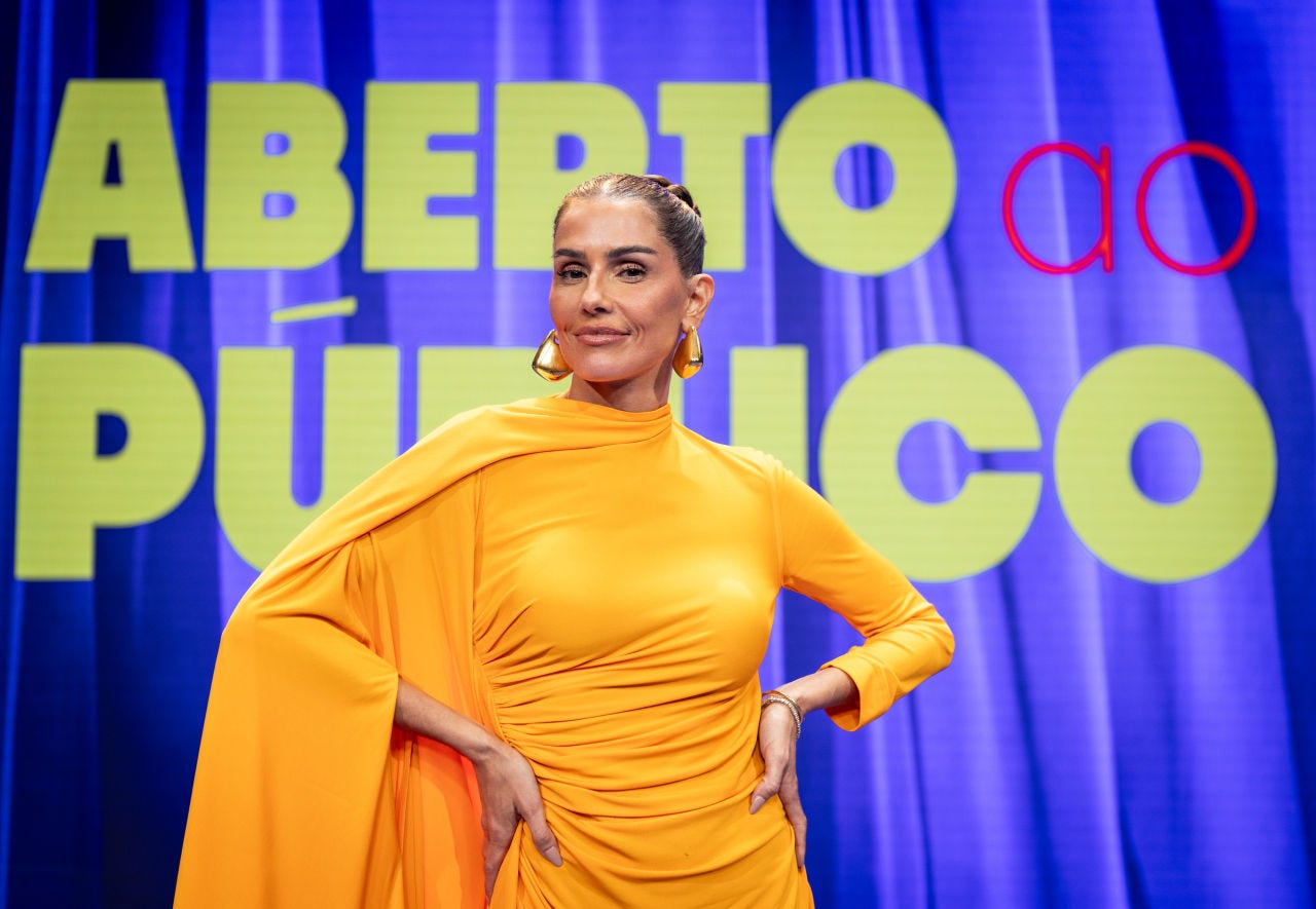 O programa 'Aberto Ao Público' contará com a participação de Deborah Secco no palco de um dos seus episódios