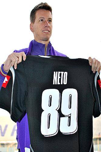 Neto assinou contrato de cinco anos com a Fiorentina