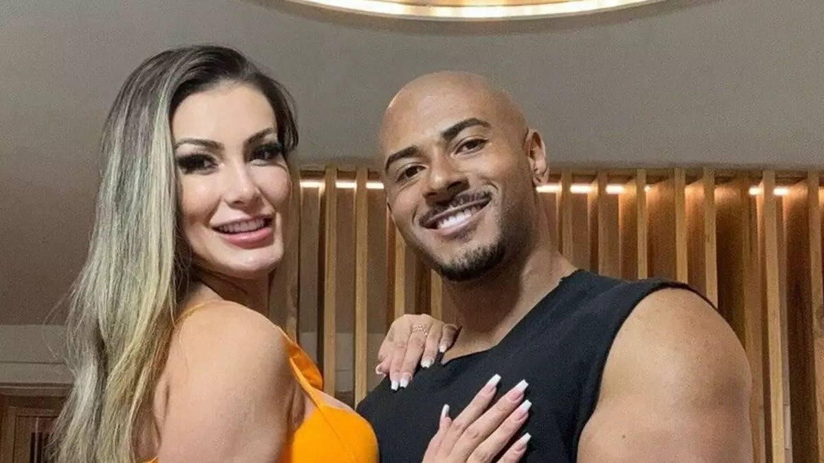 A modelo Andressa Urach e seu namorado Lucas Matheus