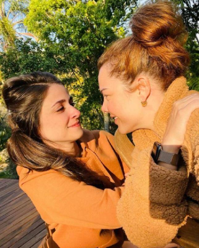 Fernanda Souza e namorada
