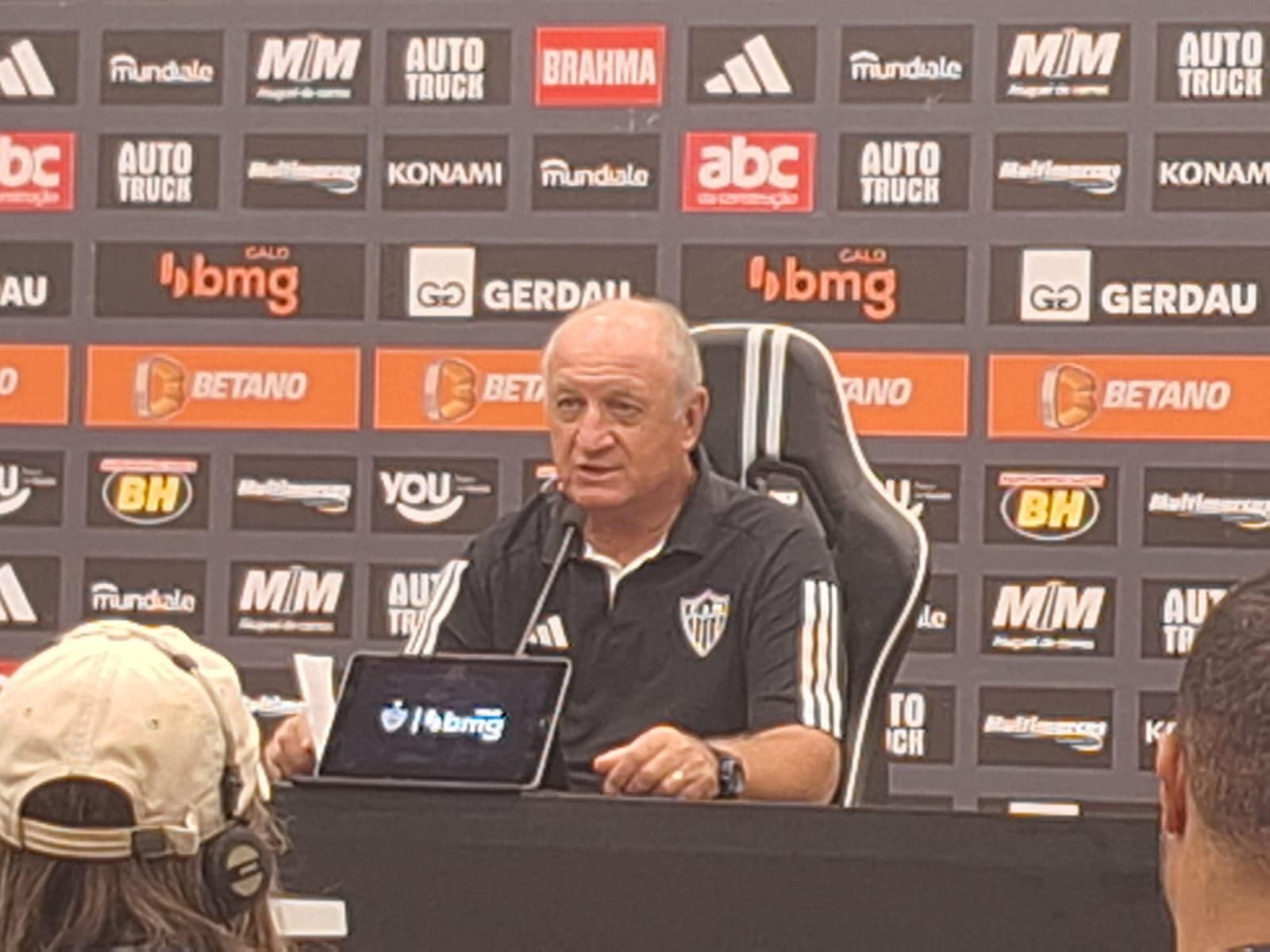 Felipão durante entrevista coletiva na Arena MRV após a vitória sobre o Ipatinga