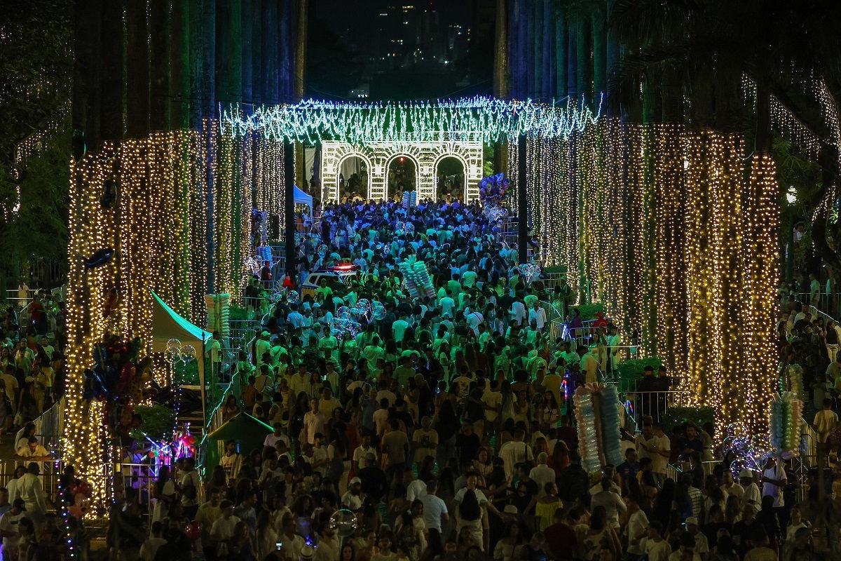 Expectativa era que 30 mil pessoas passassem a virada do ano na praça da Liberdade