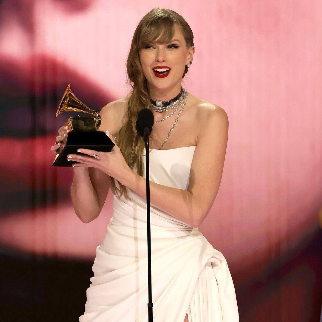 Taylor Swift ganhou o maior prêmio da noite com 'Midnights'