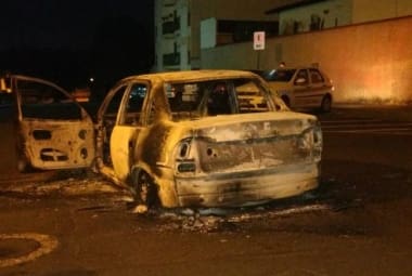 carro incendiado