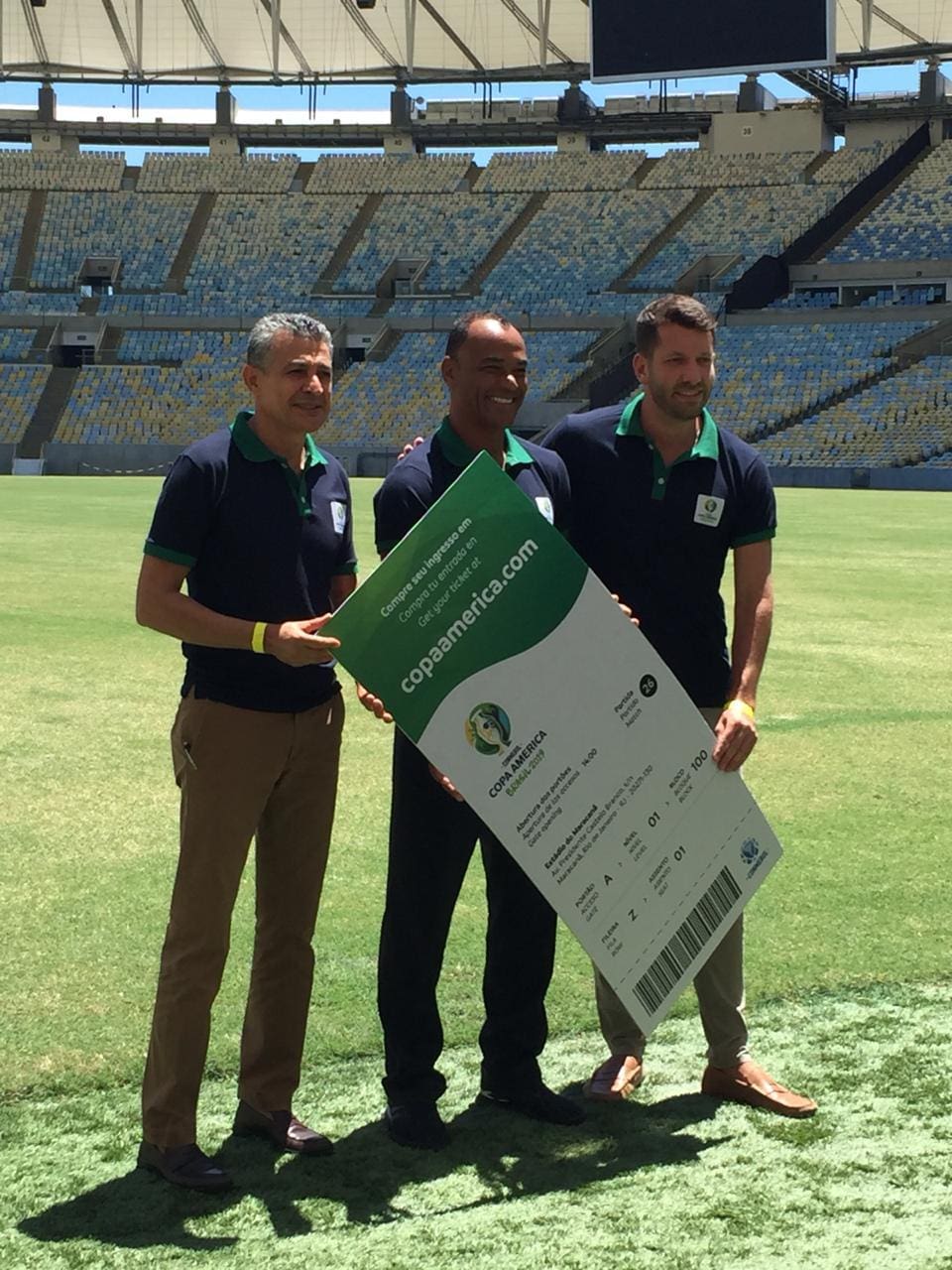 A partir das 18h (de Brasília) desta quinta-feira, 228 mil ingressos estarão disponíveis para a venda online