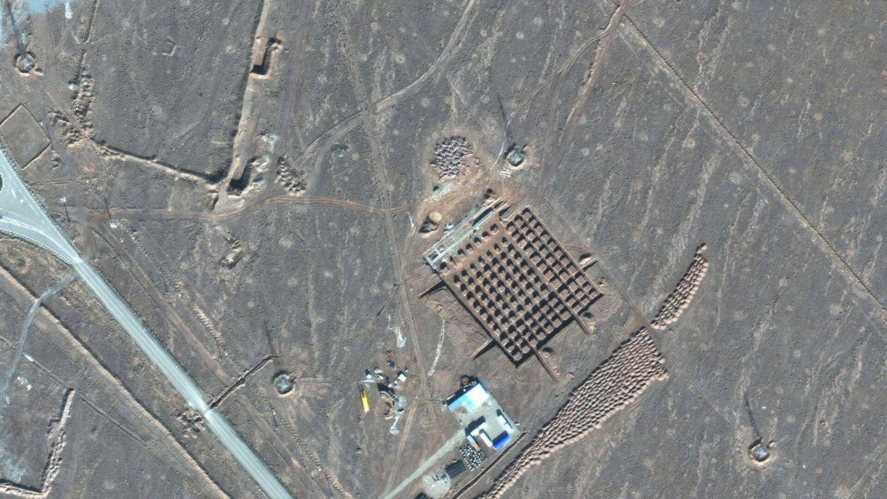 Imagem de satélite de folheto da Maxar Technologies mostra visão geral da Fordow Fuel Enrichment Plant do Irã, a nordeste da cidade de Qom