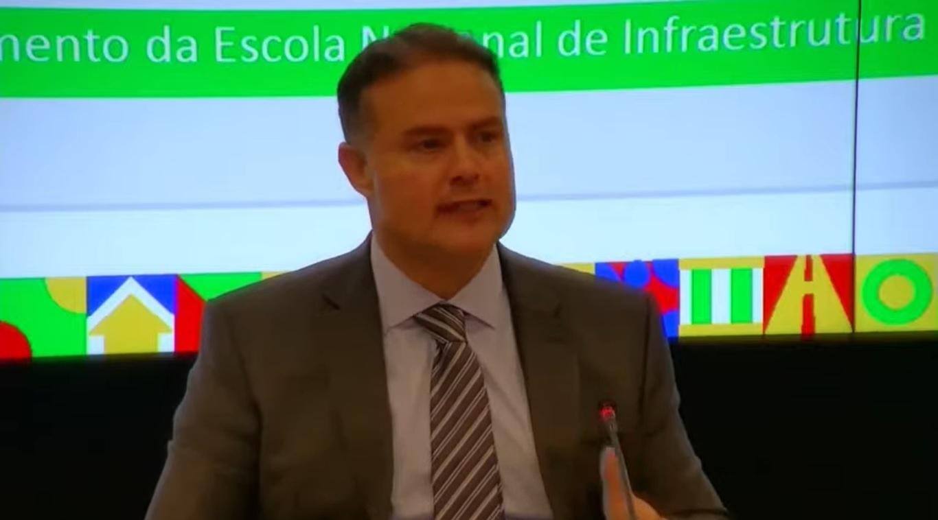 Renan Filho, ministro dos Transportes, detalhou metas para os primeiros 100 dias