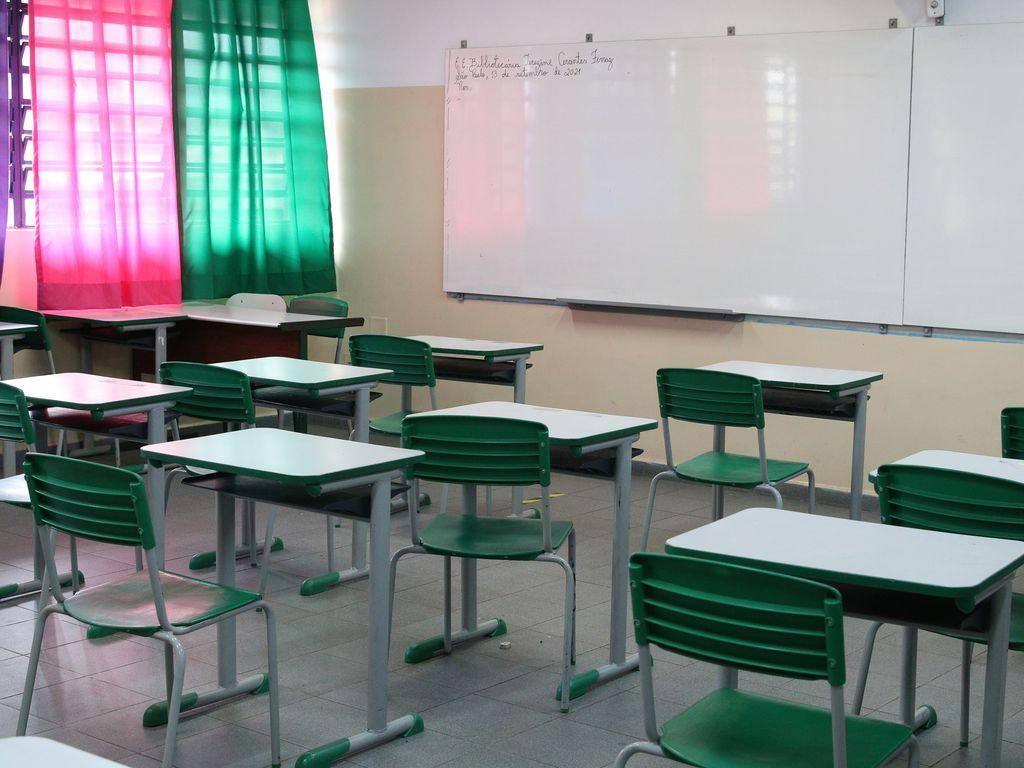 Aulas retornam em MG nesta segunda-feira (5) 