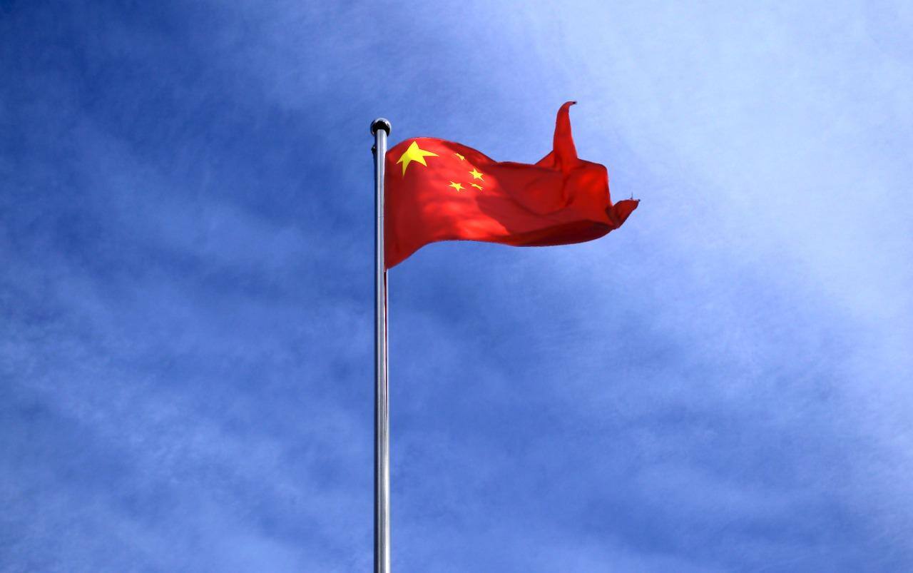 China prende jornalista e enquadra magnata em lei de segurança nacional